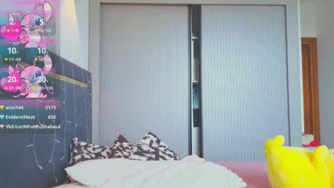 Mia online show from March 8, 9:50 am