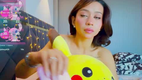 Mia online show from March 10, 12:37 pm