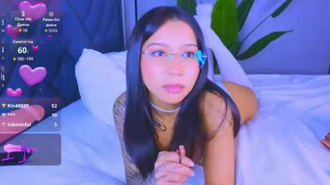 Snapshot of mia_sirenia chatting on May 13, 9:00 pm Mia online show from May 13, 9:00 pm