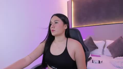 M I A online show from July 26, 2:09 am
