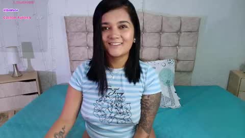 Snapshot of mia_traveluxe chatting on November 15, 3:37 am Mia online show from November 15, 3:37 am