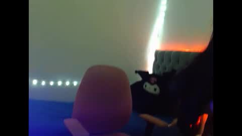 MIA VANTT online show from March 14, 11:10 pm