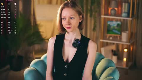 Snapshot of mia_vebes chatting on May 7, 9:03 am Mia online show from May 7, 9:03 am