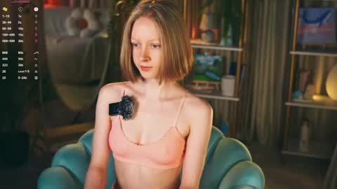 Snapshot of mia_vebes chatting on June 1, 3:36 pm Mia online show from June 1, 3:36 pm