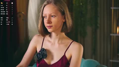Snapshot of mia_vebes chatting on June 12, 12:04 pm Mia online show from June 12, 12:04 pm