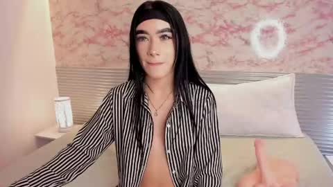 Snapshot of mia_velveet chatting on May 20, 7:42 pm mia_velveet online show from May 20, 7:42 pm