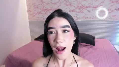 Snapshot of mia_velveet chatting on June 9, 7:25 pm mia_velveet online show from June 9, 7:25 pm