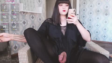 mia_wallase online show from January 8, 8:06 am