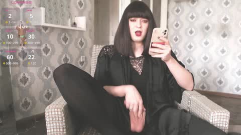 mia_wallase online show from January 9, 10:41 am