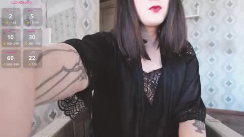 mia_wallase online show from September 21, 7:10 am