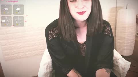 mia_wallase online show from September 24, 10:35 pm