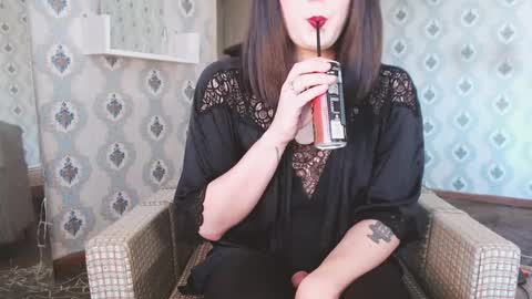 Snapshot of mia_wallase chatting on May 15, 4:19 am mia_wallase online show from May 15, 4:19 am