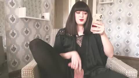 mia_wallase online show from August 3, 1:27 pm