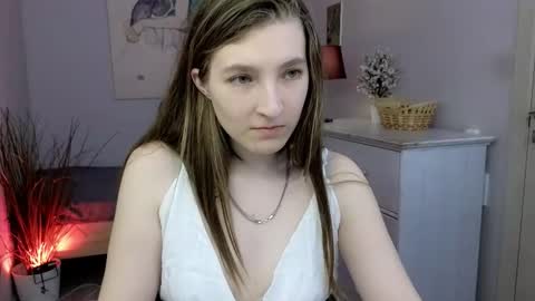 Snapshot of mia_weawer chatting on November 29, 10:18 am Mia online show from November 29, 10:18 am