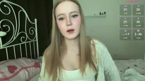mia_wellis online show from April 23, 6:21 pm
