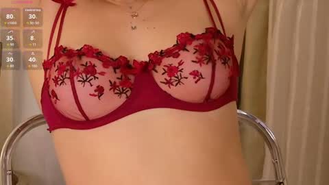 Snapshot of mia_white11 chatting on June 7, 12:31 pm Mia White online show from June 7, 12:31 pm