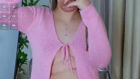 Mia White  online show from June 23, 1:53 pm