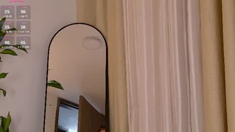 Mia White  online show from June 24, 3:33 pm