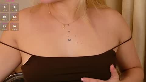 Mia White  online show from July 22, 12:52 pm