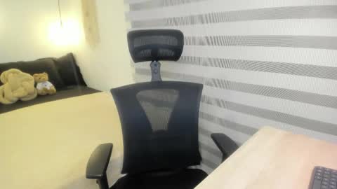 Snapshot of mia_xgray chatting on May 13, 7:55 pm Mia online show from May 13, 7:55 pm