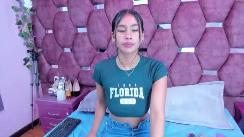 miaa_davis_ online show from February 5, 2:27 am