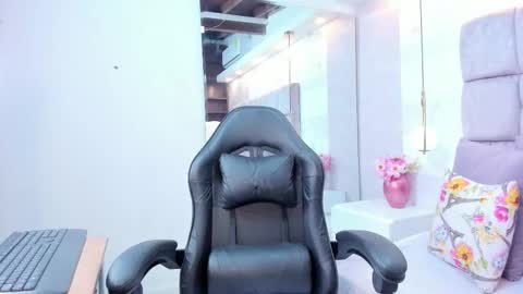 Snapshot of miaa_diamondd chatting on March 2, 10:38 pm miaa_diamondd online show from March 2, 10:38 pm