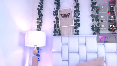 Snapshot of miaa_gh1 chatting on October 11, 11:53 am Mia online show from October 11, 11:53 am