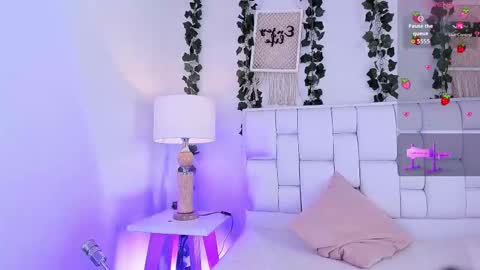 Snapshot of miaa_gh1 chatting on October 15, 12:27 pm Mia online show from October 15, 12:27 pm