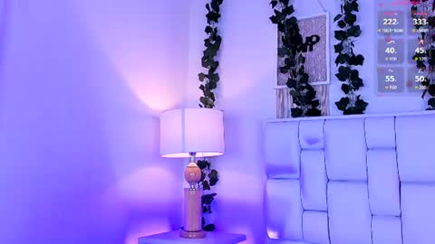 Mia online show from June 24, 11:31 am