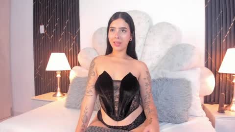 Mia online show from May 23, 5:39 pm