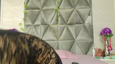 Snapshot of miaa_grace_ chatting on May 25, 1:17 pm MIIA online show from May 25, 1:17 pm