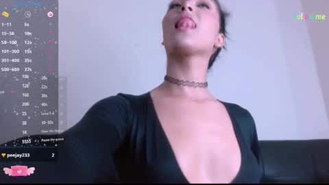 Mia online show from March 11, 3:34 pm