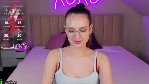 Mia online show from June 8, 11:10 am