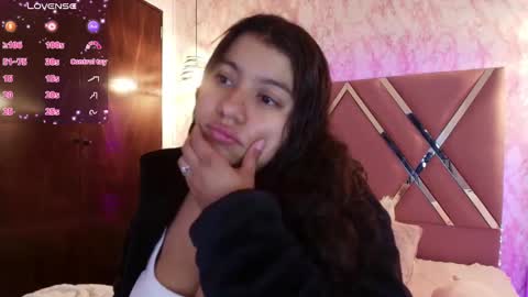 Snapshot of miaa_smiith1 chatting on February 20, 12:15 pm miaa_smiith1 online show from February 20, 12:15 pm