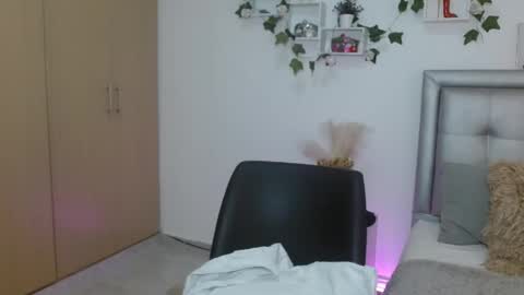 miaa_star_1x online show from May 11, 10:21 am