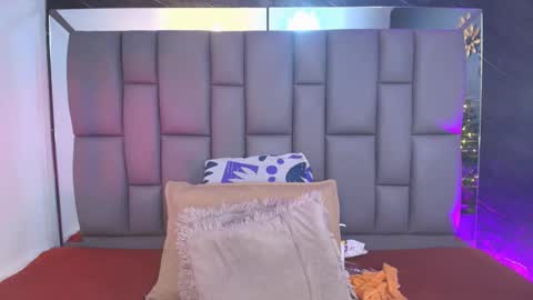 Mia online show from November 27, 12:07 pm