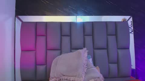 Mia online show from February 10, 12:09 pm