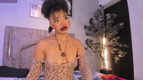 miaakittyy online show from July 16, 11:38 am
