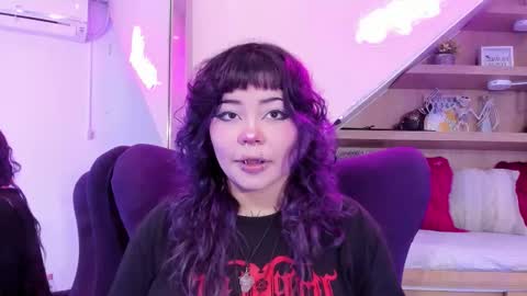 Mia online show from November 5, 4:01 am