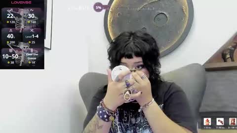 Mia online show from March 10, 1:05 pm