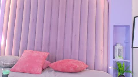 Snapshot of miaanderson__ chatting on April 9, 11:59 am miaanderson__ online show from April 9, 11:59 am
