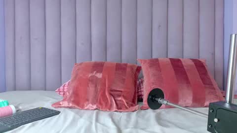 Snapshot of miaanderson__ chatting on April 27, 9:13 pm miaanderson__ online show from April 27, 9:13 pm