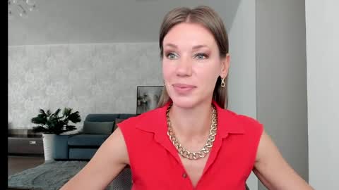 Snapshot of miababy14 chatting on May 19, 4:30 am Mia online show from May 19, 4:30 am