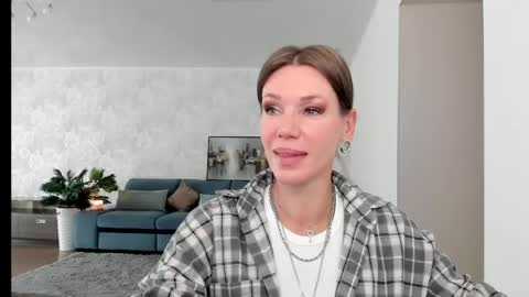Snapshot of miababy14 chatting on May 22, 5:03 am Mia online show from May 22, 5:03 am