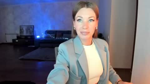 Mia online show from June 29, 4:19 am