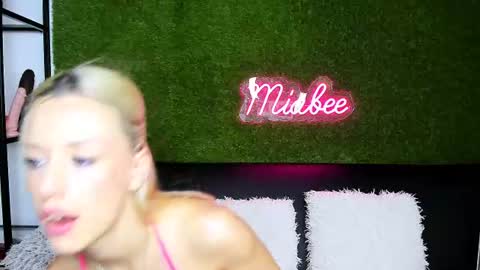 MiaBeeX online show from July 23, 3:54 pm