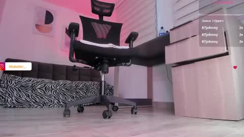 Snapshot of miabelier_ chatting on June 8, 9:26 pm Mia Belier online show from June 8, 9:26 pm