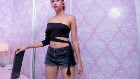 Snapshot of miabloom19 chatting on June 25, 11:53 pm Mia online show from June 25, 11:53 pm