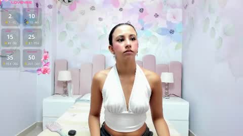 Snapshot of miabloom19 chatting on July 9, 11:31 pm Mia online show from July 9, 11:31 pm