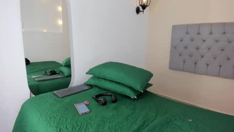    online show from November 26, 11:11 am